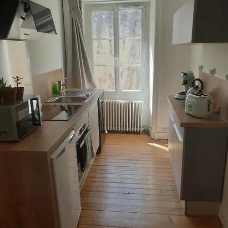 Appartement Cosy Face A La Mayenne Laval  Exterior photo