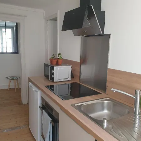 Appartement Cosy Face A La Mayenne Laval  Exterior photo