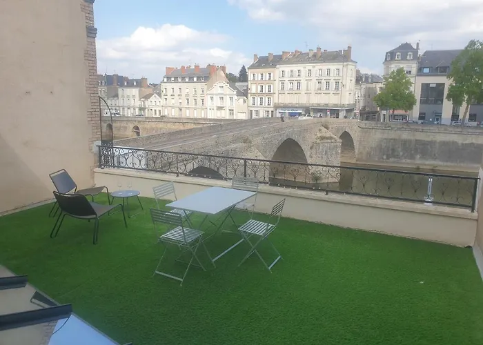 Appartement Cosy Face A La Mayenne