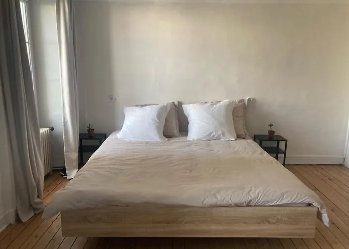 Appartement Cosy Face A La Mayenne